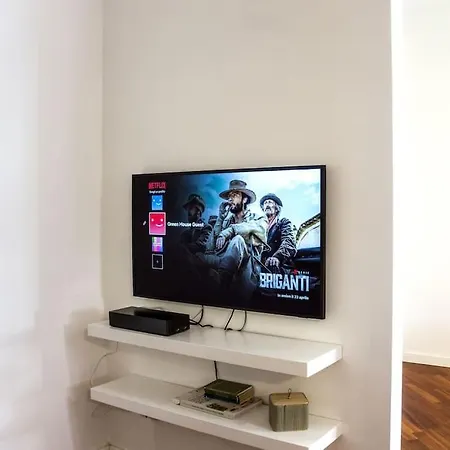 شقة House - 20 Min From Center, Free Wifi And Private Parking ميلان