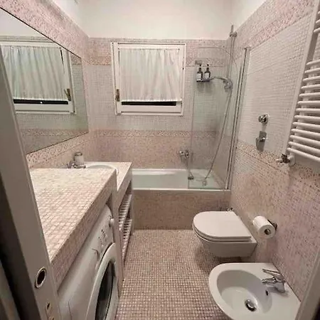 Lejlighed House - 20 Min From Center, Free Wifi And Private Parking *