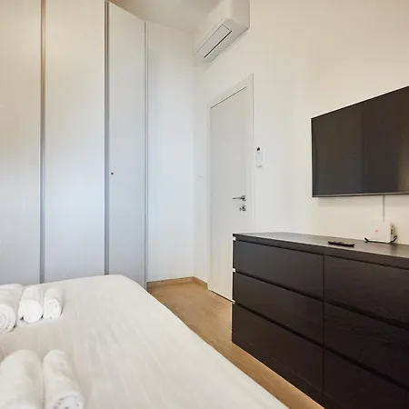 Moderno Trilocale Moscova Brera Lägenhet *