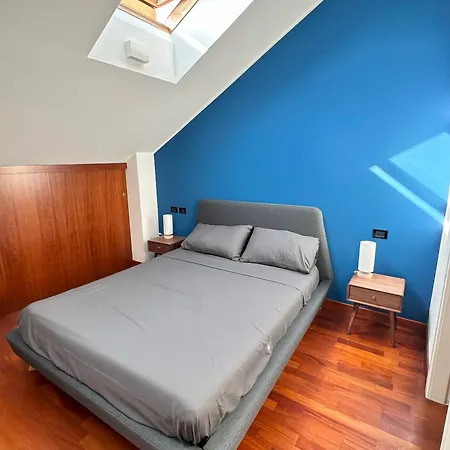 Con 2 Da Letto Navigli + Parcheggio Per 2 Auto Apartment