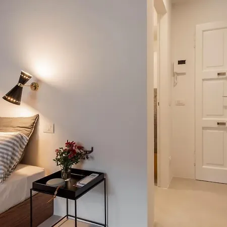 Lägenhet Design A Porta Venezia - Le Di Daniela *
