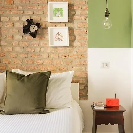 Silenziosa Casa Di Ringhiera - Porta Venezia Daire