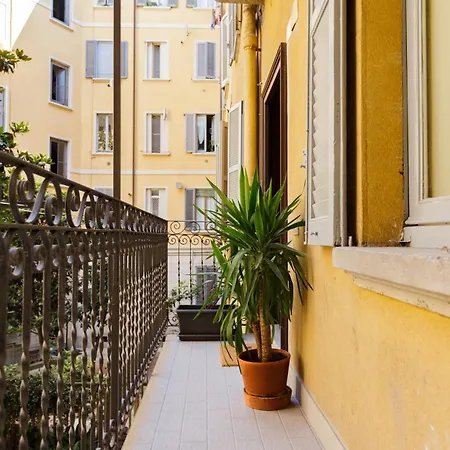 Silenziosa Casa Di Ringhiera - Porta Venezia Milano