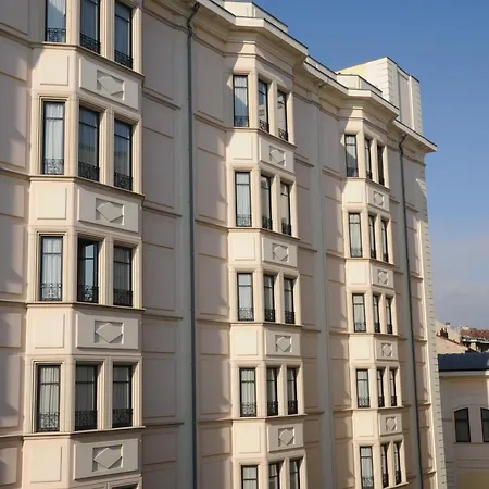 Hotel Grand Visconti Palace 4*