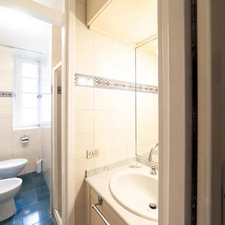 Hbhall Navigli 2 Milano