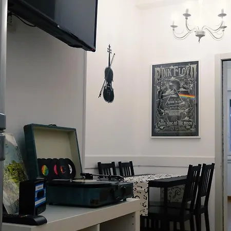 Music House - Metro M4 - Linate - Studi Milão