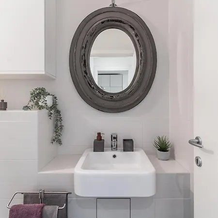 Design Con Terrazza In Via Masera 6 Milán