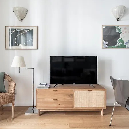 Design Con Terrazza In Via Masera 6 Milán