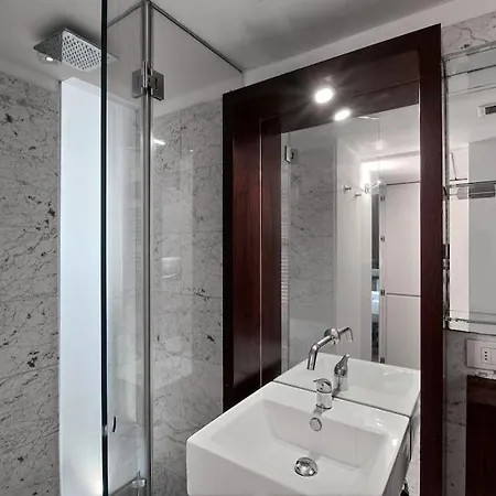 Apartment Corso Como 9