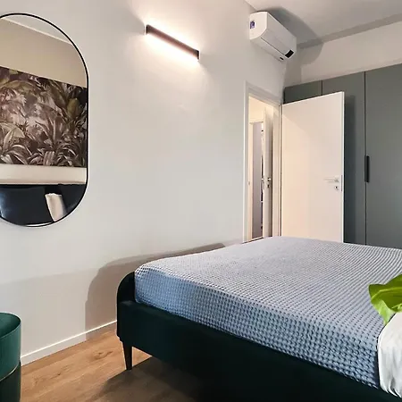 Charm Apartment *