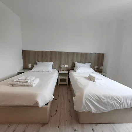 Milanforester Apartman *