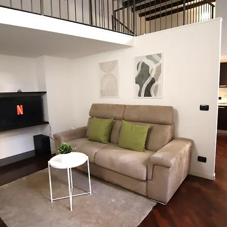Navigli-duomo Rehomes Green Loft