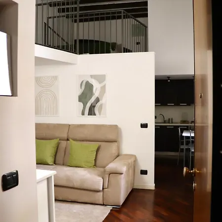 Navigli-duomo Rehomes Green Loft