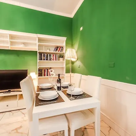 Apartamento Centrale's Nest - Elegant Close To Station Milán