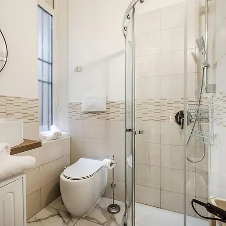 Centrale's Nest - Elegant Close To Station Apartment *