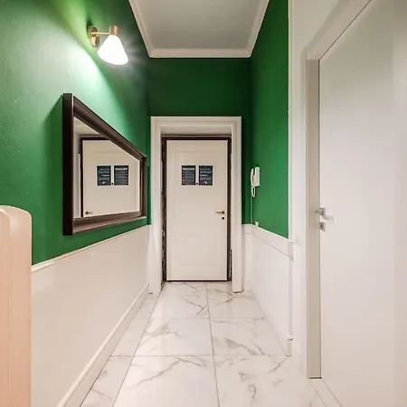 Centrale's Nest - Elegant Close To Station *