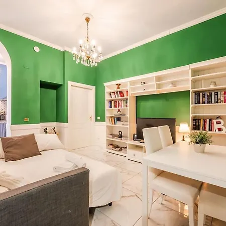 Centrale's Nest - Elegant Close To Station Apartment *