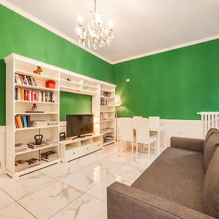 Apartamento Centrale's Nest - Elegant Close To Station Milán