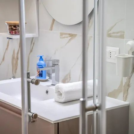 Shortmi Canonica * Mediolan