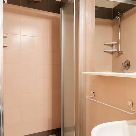 Elegante Bilocale Con Postazione Lavoro San Babila Appartement Milaan