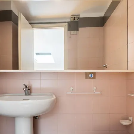 Elegante Bilocale Con Postazione Lavoro San Babila * ミラノ