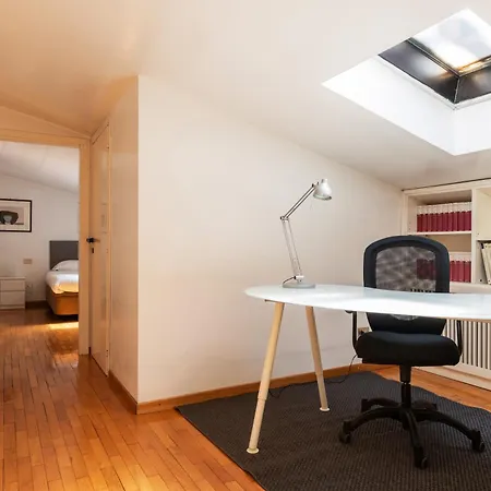 Elegante Bilocale Con Postazione Lavoro San Babila アパート ミラノ