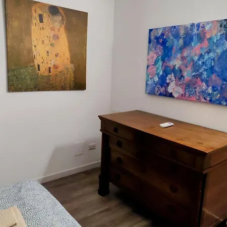 Navigli-darsena In The Heart Of The Milánó