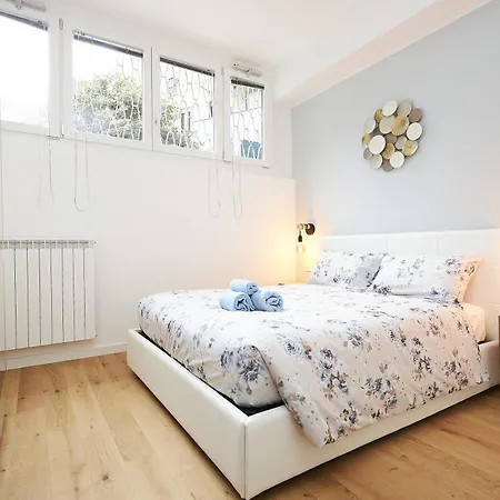 Urban Flats - Center Apartment