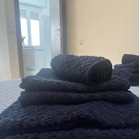 New And Elegant On The Navigli Netflix E Daire Milano