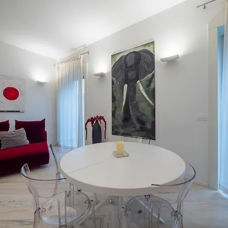 Youhosty - Duomo Apartment Milan
