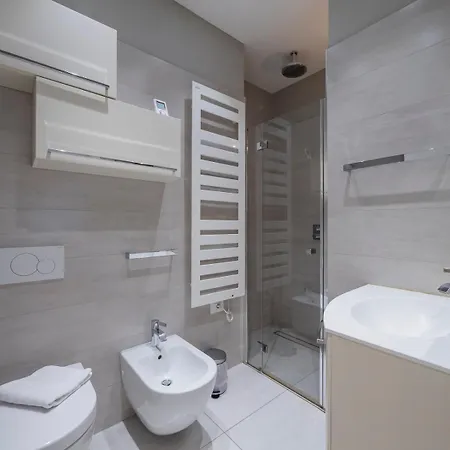 Youhosty - Duomo Apartment *