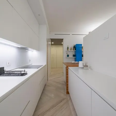 Youhosty - Duomo Apartment *