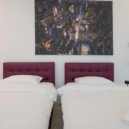 Apartment Youhosty - Duomo Mailand