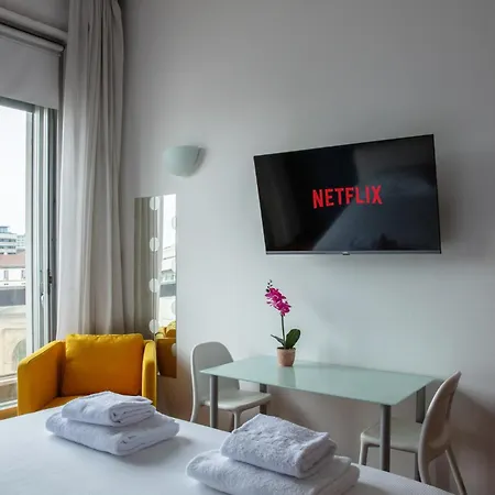 Dehomes - Porta Nuova Business Apartment