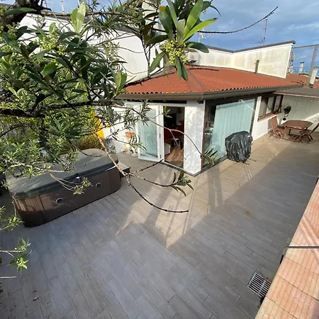 Rooftop Terrace - Elegante Attico Con Idromassaggio * Milano