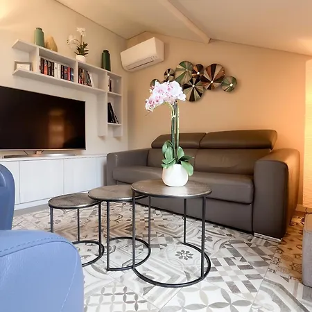 Apartment Comecasa 10 Minutes Walk From Duomo 2 Bedroom Milan