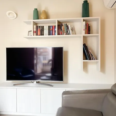 Apartment Comecasa 10 Minutes Walk From Duomo 2 Bedroom *