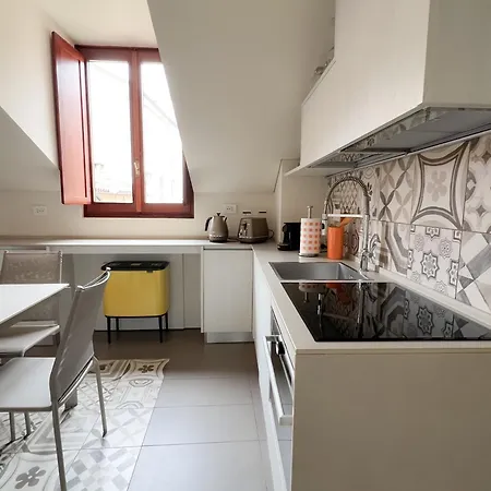 Comecasa 10 Minutes Walk From Duomo 2 Bedroom *