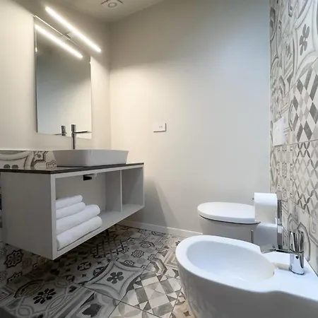 Comecasa Duomo Exclusive 2 Bedrooms Апартаменты Милан