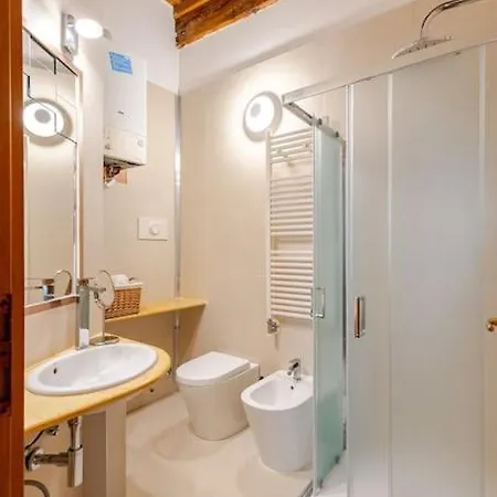 Urban House - Charming Navigli Center Apartmán *