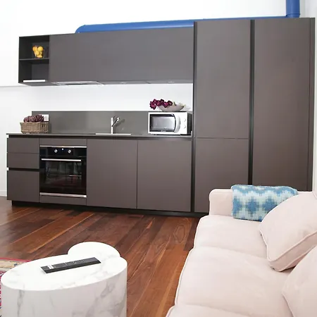 Secret Courts Centre-outdoor Space Apartment *