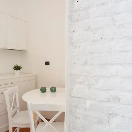 Cozy & Happy Flat In Downtown Mediolan