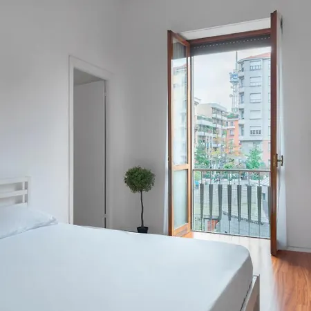 New! Lovely & Friendly In Center A *