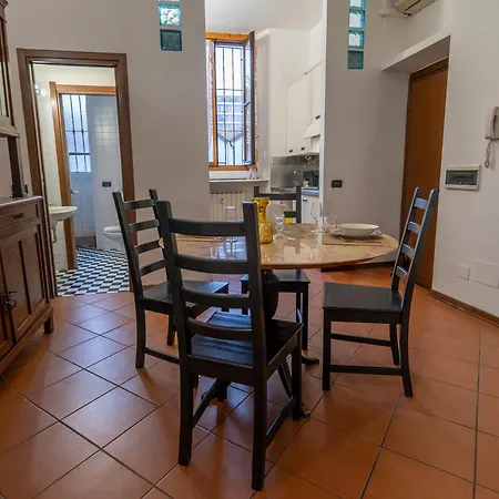 Apartment Ugo Bassi 23