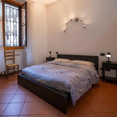 Apartment Ugo Bassi 23 Milan