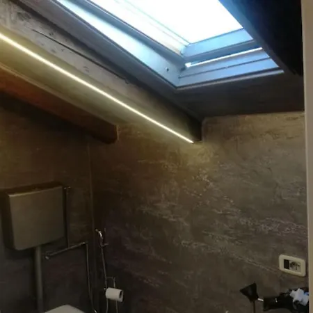 Apartament Bilocale Mansardato Zona Corso Buenos Aires Mm1-mm2 Lippi 2