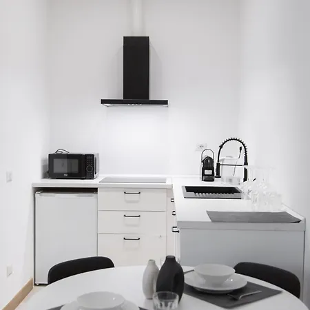 Pindemonte 2_bilo * מילאנו