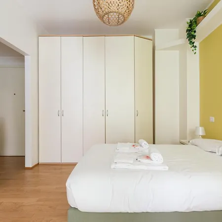 Gerusalemme M5 Yellow With Closed Balcony! Apartament Mediolan
