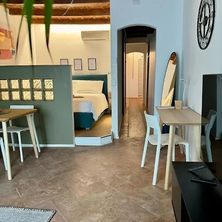 Splendido Bilocale In Via Madonnina, Zona Brera Apartamento