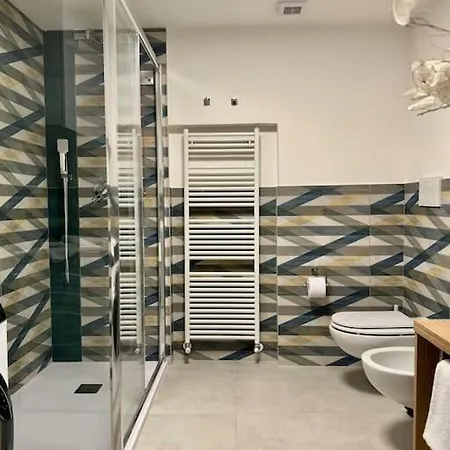 شقة Splendido Bilocale In Via Madonnina, Zona Brera